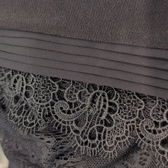 Express black sleeveless lace detail top - Picture 2 of 7